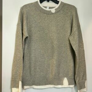 Cozy knitted faux layered sweater size M